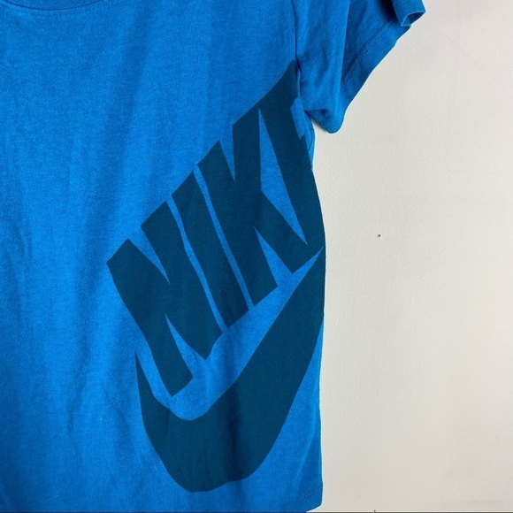Nike: The Nike Tee Graphic LOGO T-Shirt Lounge Athleisure Workout Top Blue Large - Picture 2 of 5
